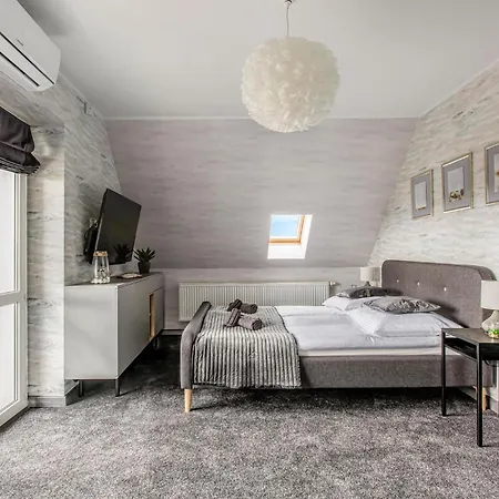 3 Bedroom Lovely Home In Podamirowo 別荘 *
