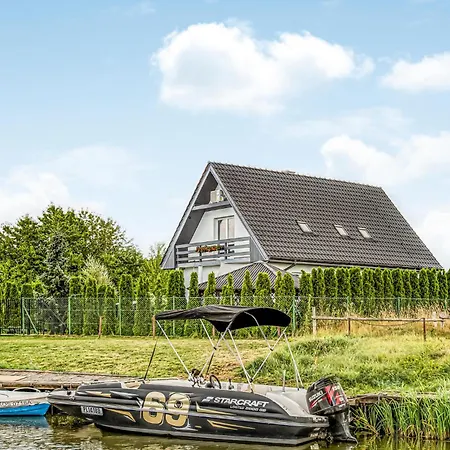 3 Bedroom Gorgeous In Podamirowo