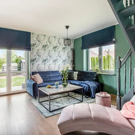 別荘 3 Bedroom Lovely Home In Podamirowo