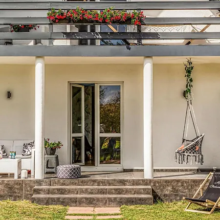 3 Bedroom Lovely Home In Podamirowo 別荘
