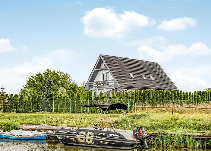 3 Bedroom Gorgeous In Podamirowo