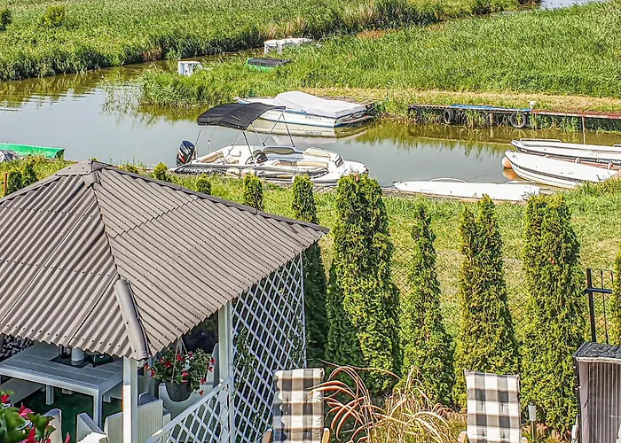 Feriehus 3 Bedroom Gorgeous In Podamirowo